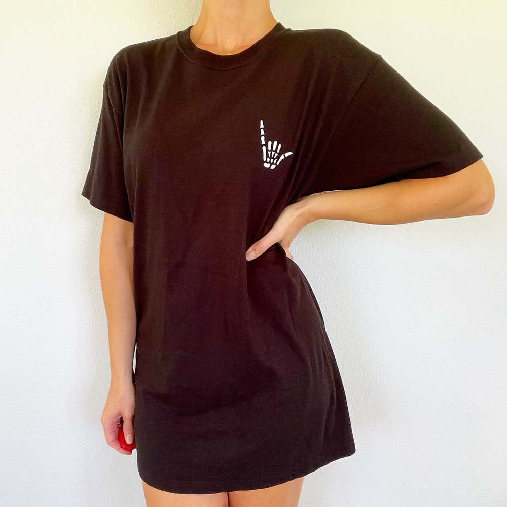 Oversized black aloha skeleton surfer tee size small